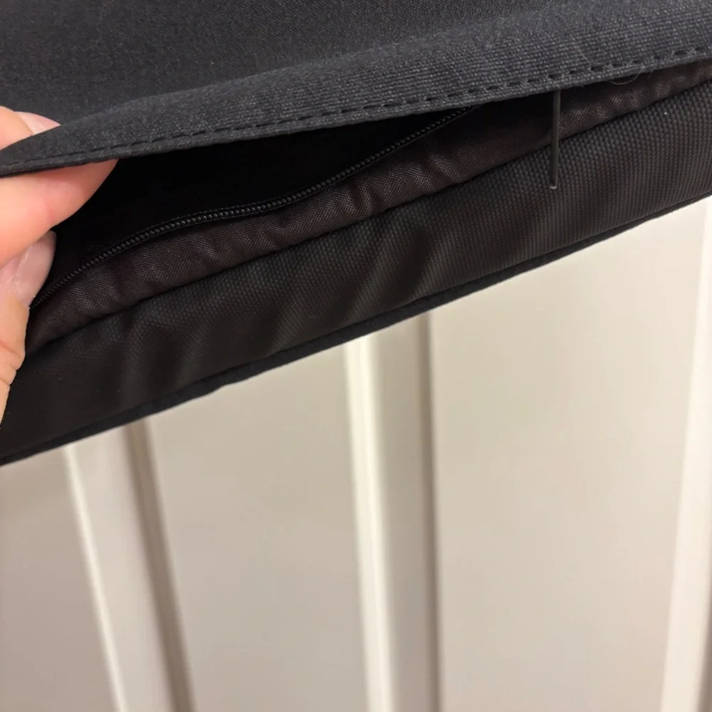 NWOT Incase Charcoal City Brief 13 Inch Laptop Bag